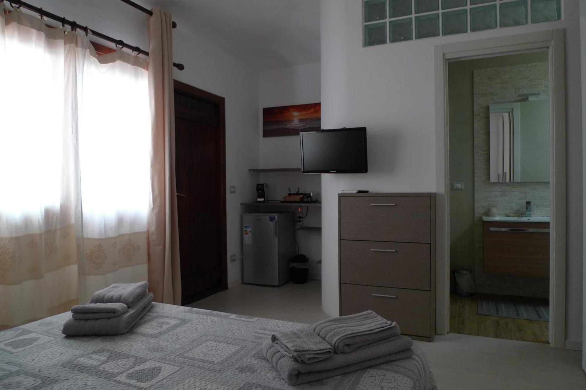 Villaggio Est Affittacamere San Teodoro  Δωμάτιο φωτογραφία