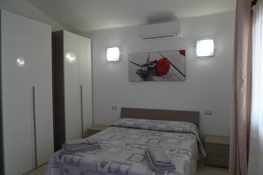 Villaggio Est Affittacamere San Teodoro  Εξωτερικό φωτογραφία