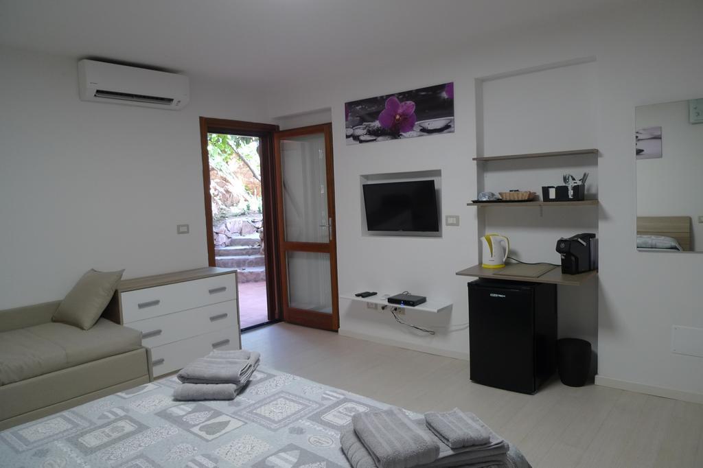 Villaggio Est Affittacamere San Teodoro  Εξωτερικό φωτογραφία